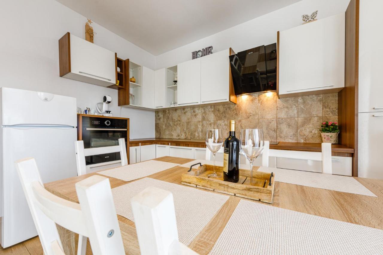 Apartament De Lux Cu Terasa Leilighet Timişoara Eksteriør bilde